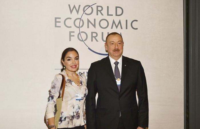 Vizepräsidentin der Heydar Aliyev-Stiftung Leyla Aliyeva besucht Kongresszentrum Davos